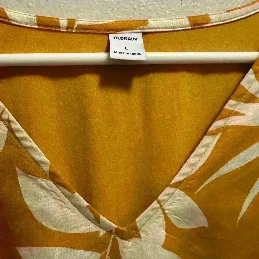 Old Navy Yellow Floral Dress Size L Short Sleeve V Neck